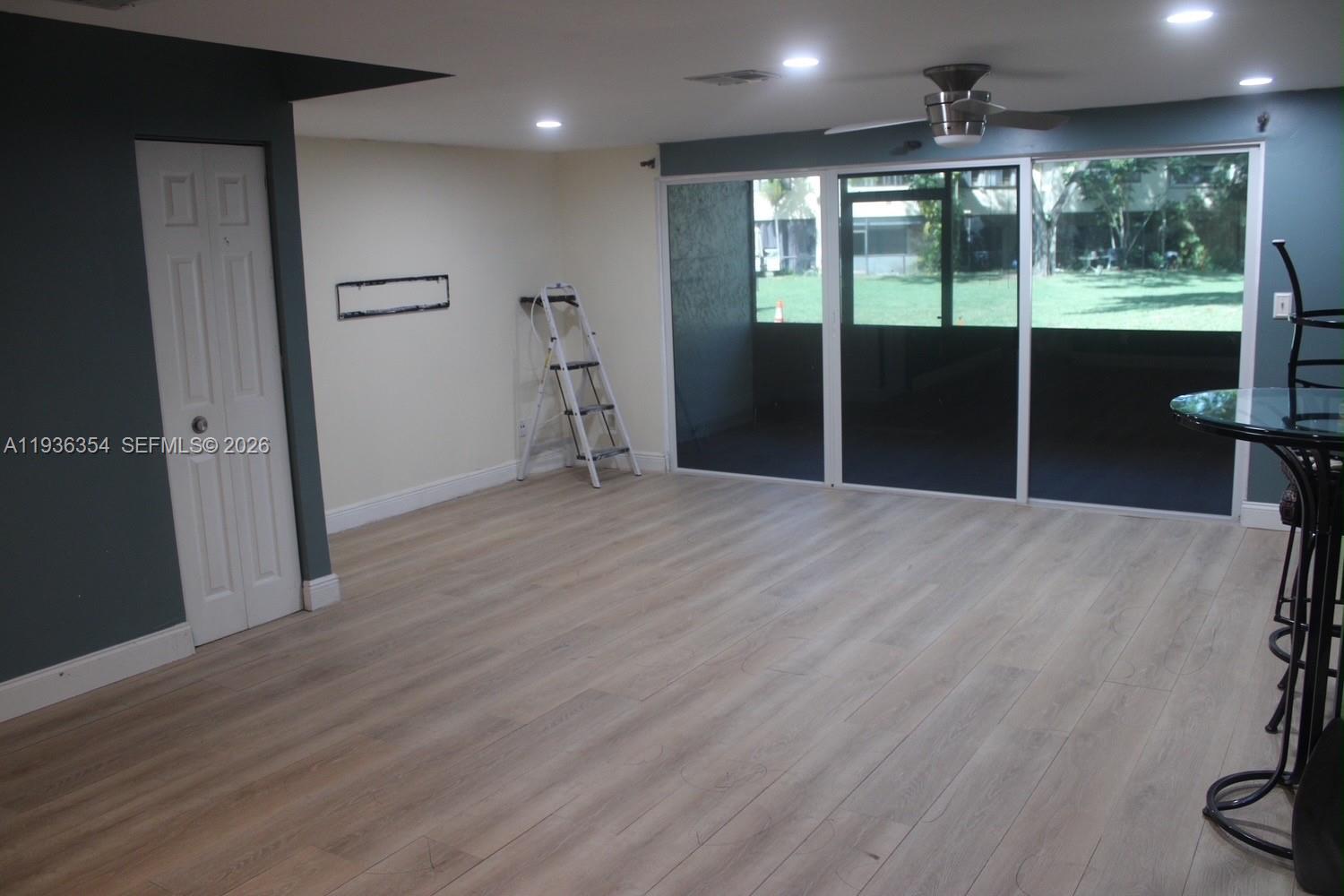 SPRINGTREE LAKES - Residential