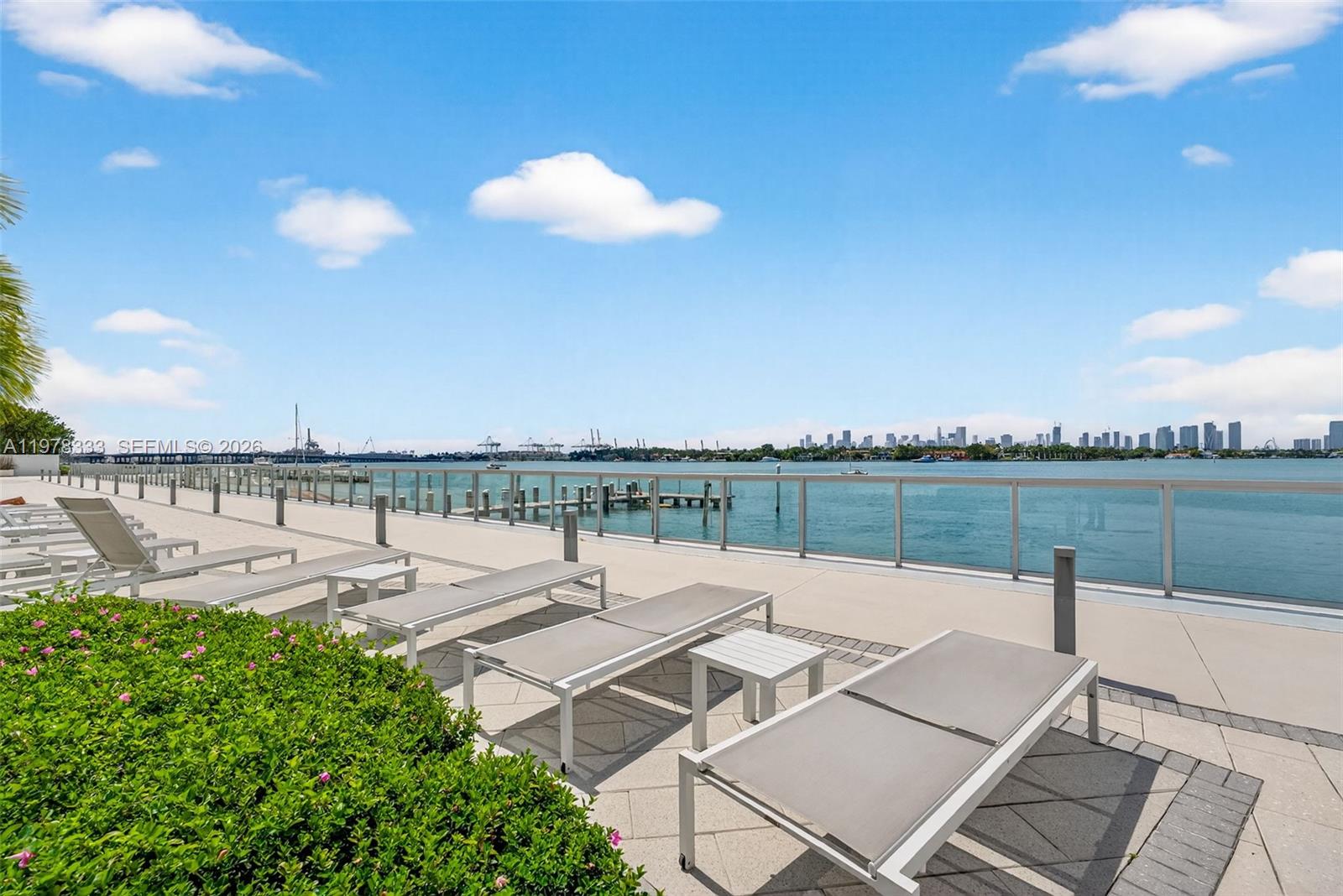 Mirador 1000 - Residential