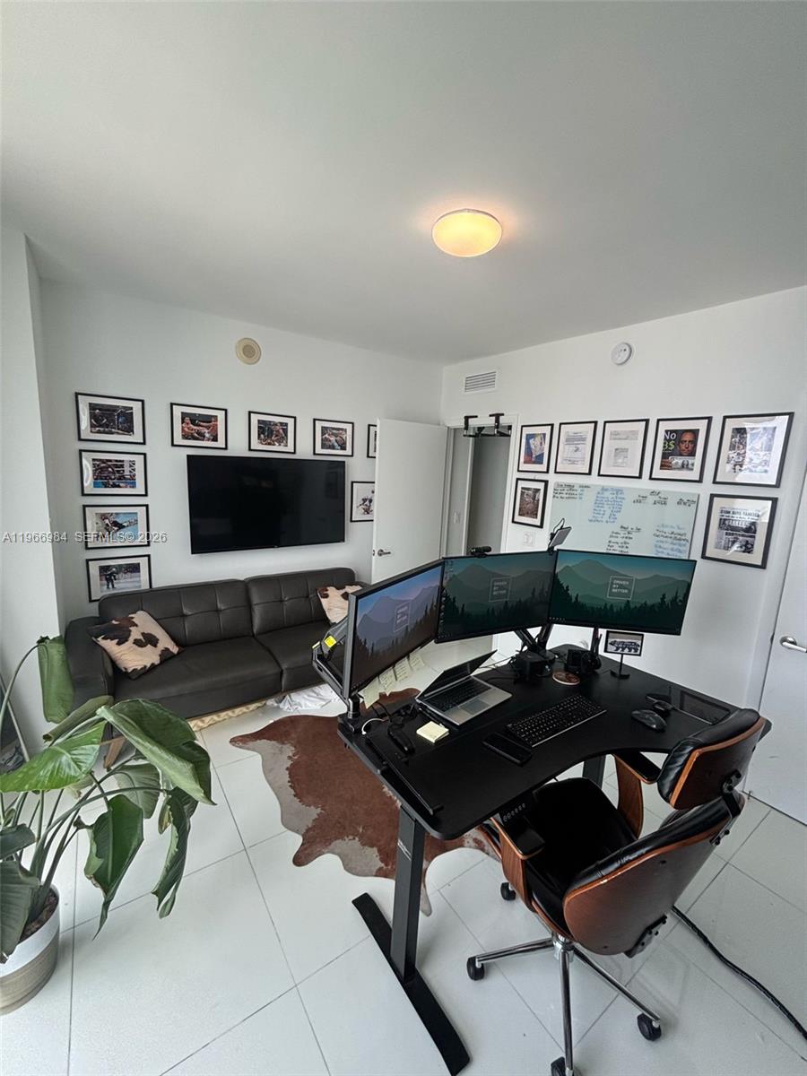 ICONBRICKELL CONDO NO 1 - Residential