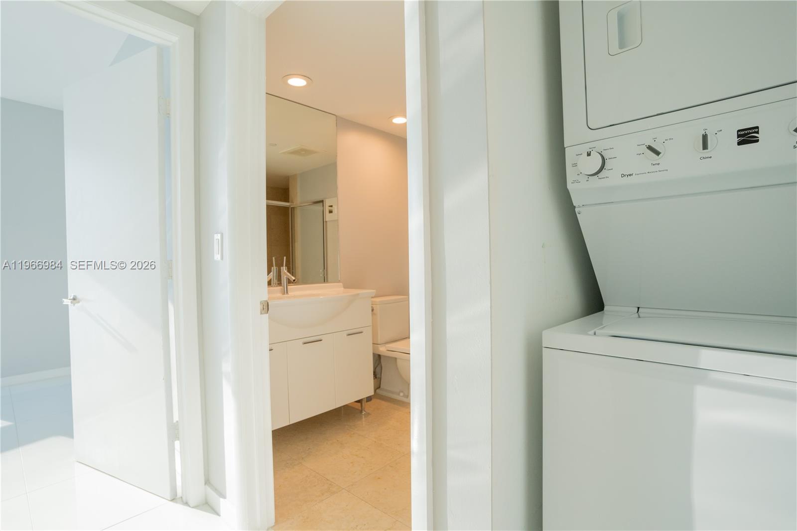 ICONBRICKELL CONDO NO 1 - Residential