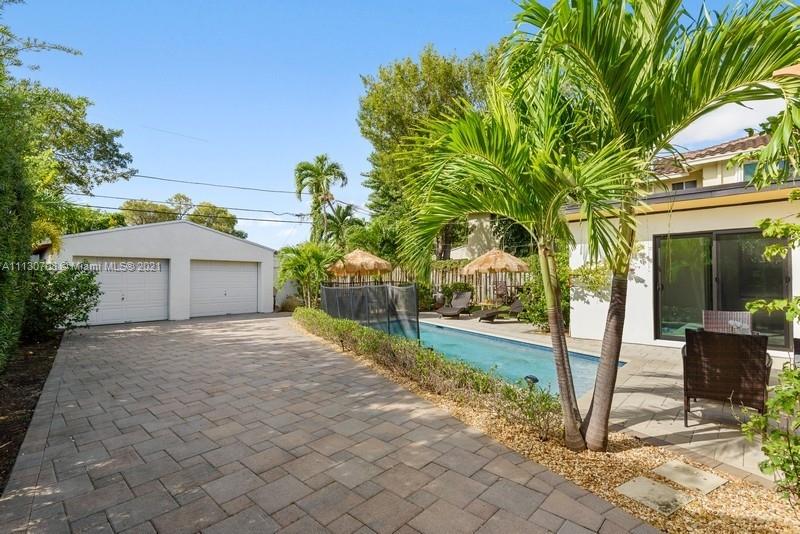 Completely renovated Victoria Park 3 Bedroom/2 Bath pool home. Large open kitchen in center of home with Kitchen Aid appliances, quartz countertops, gas stove, and unique open-shelving. Focal point of the home is the wood burning fireplace in the spacious living area. All windows and doors are hurricane impact. Bathrooms are modern and bright. Secluded backyard features pristine swimming pool in tropical setting. Paver driveway leads to detached 2 car garage with separate laundry room. Convenient location next to Holiday Park for tennis, dog park, and more!Text Jenn Nolan-Jones only 404-723-4043
Showings 2/25
Available for move in on or before March 1, 2022
DO NOT DISTURB TENANTS