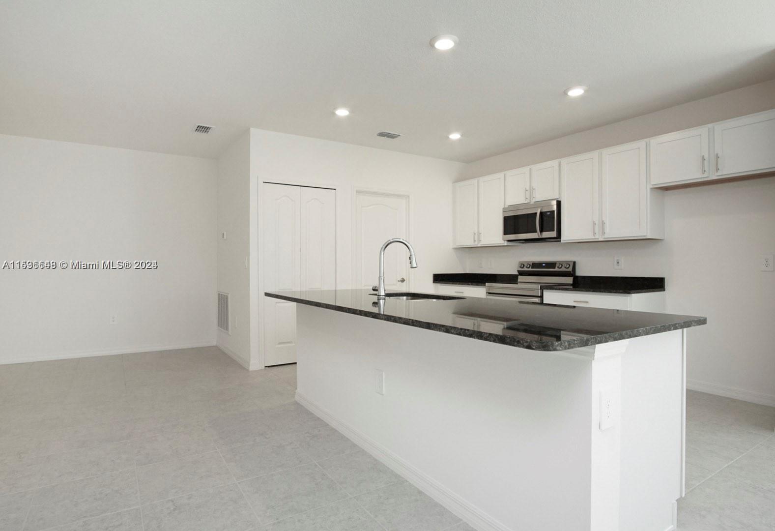 PORT ST LUCIE SECTION 10 - Residential Lease