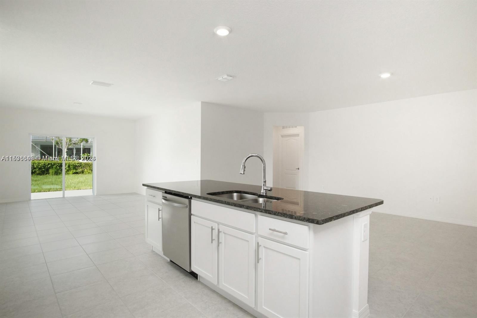 PORT ST LUCIE SECTION 10 - Residential Lease