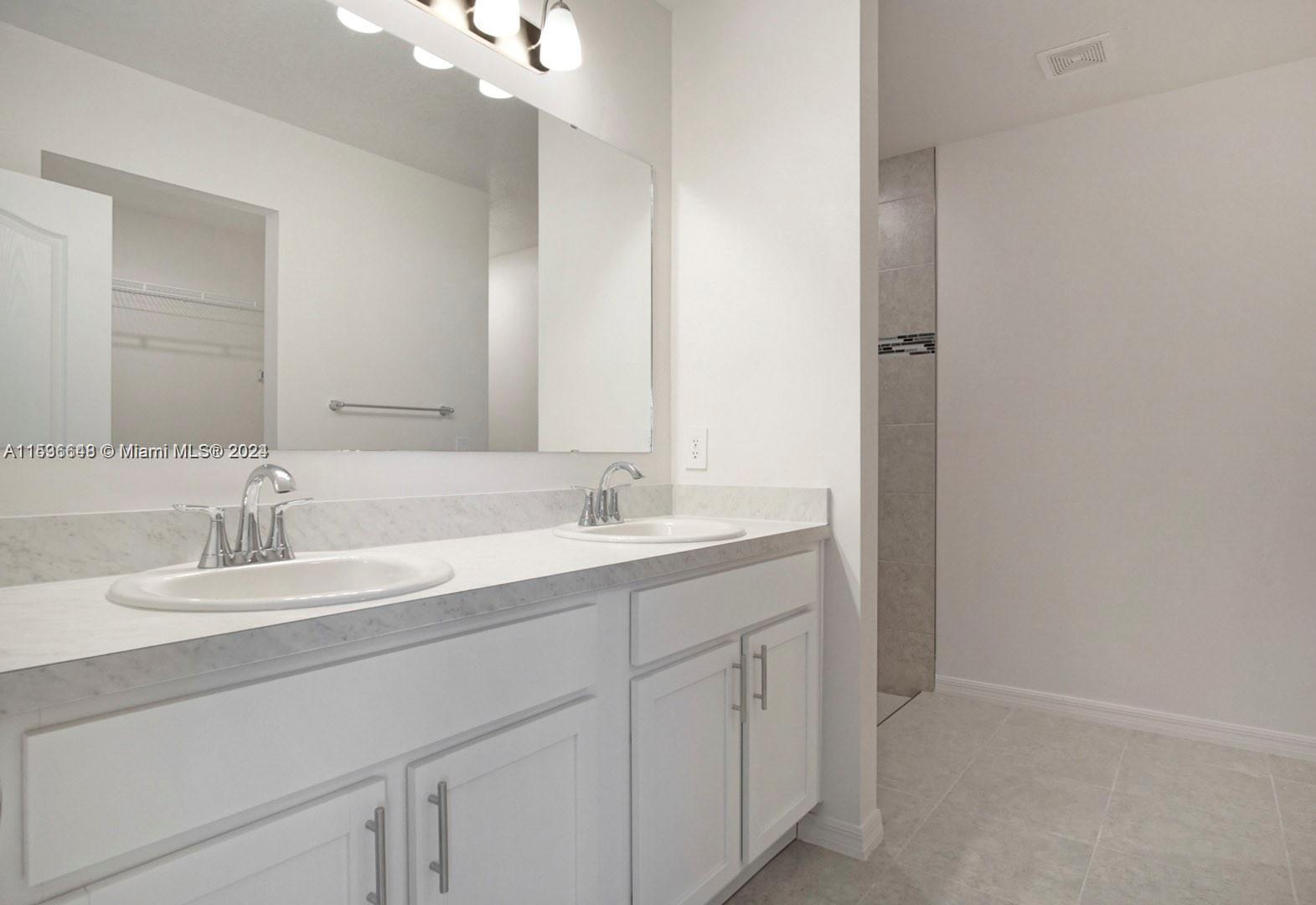 PORT ST LUCIE SECTION 10 - Residential Lease