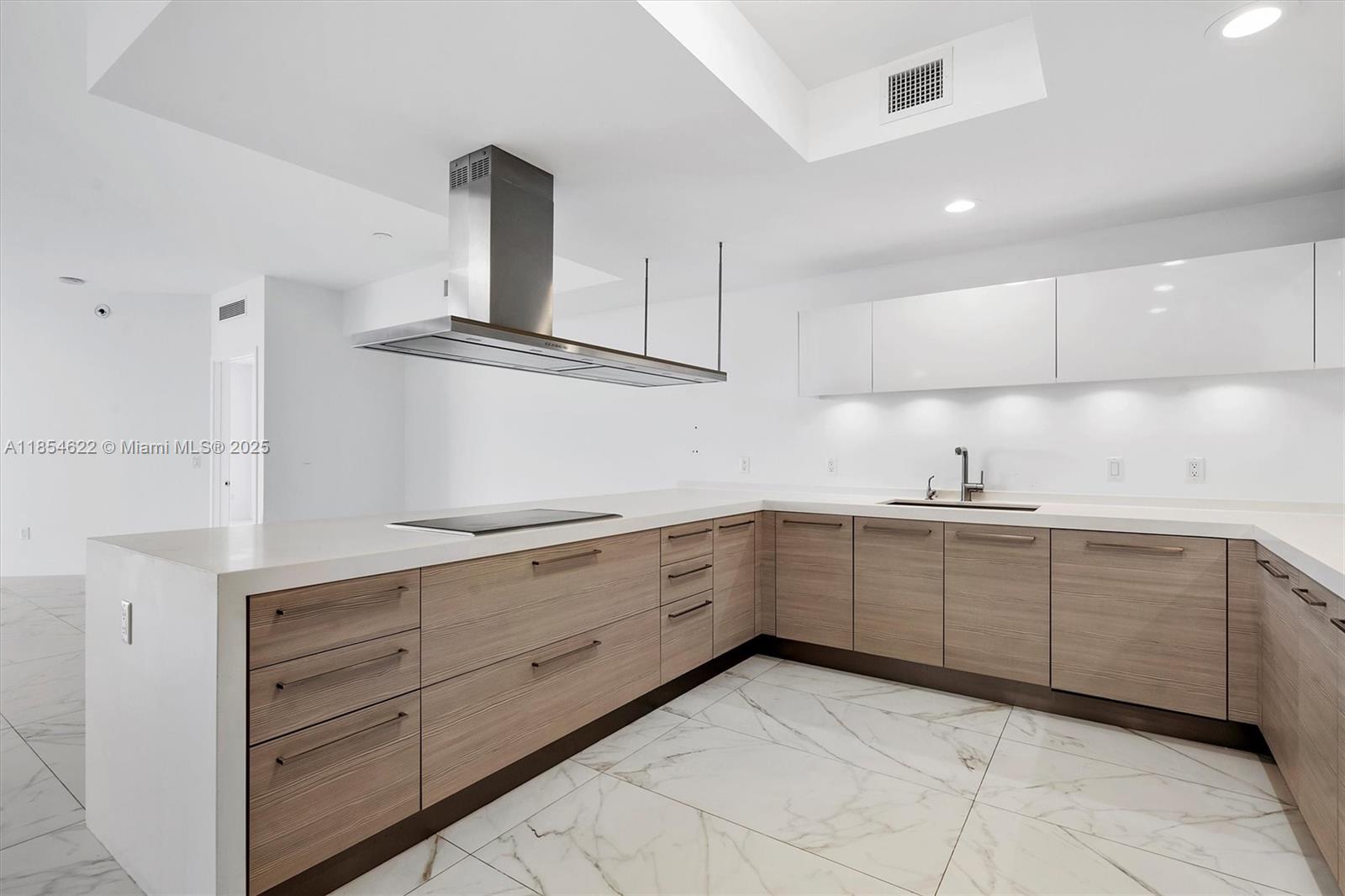 MARINA PALMS RESIDENCES N - Residential