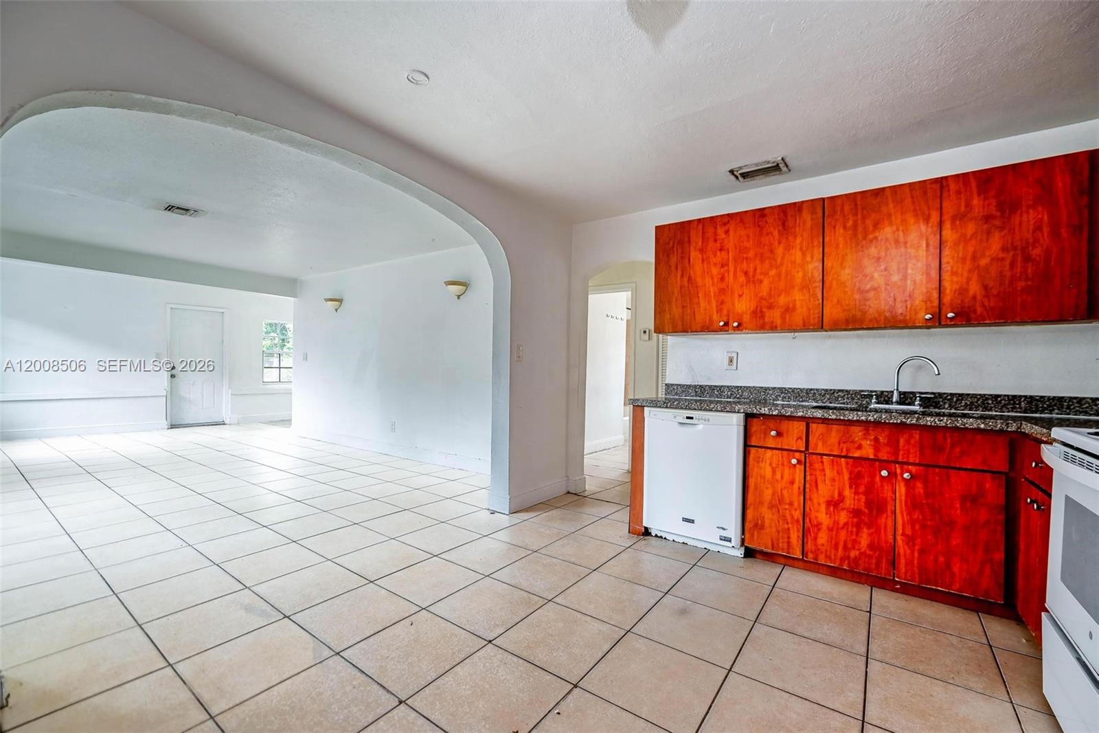 GRAPELAND - Residential Income