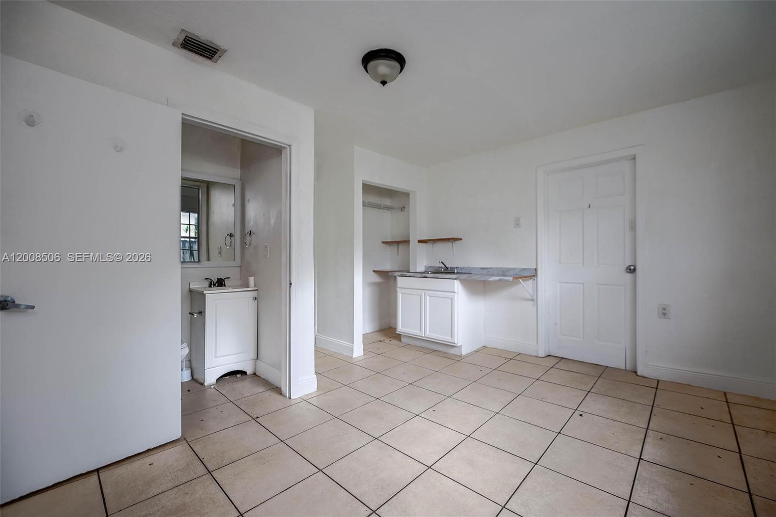 GRAPELAND - Residential Income