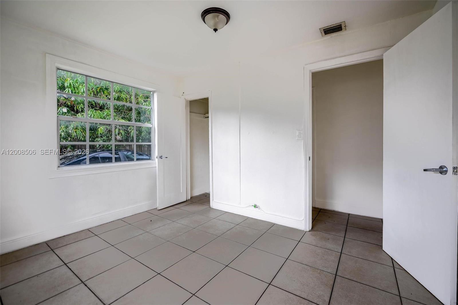 GRAPELAND - Residential Income