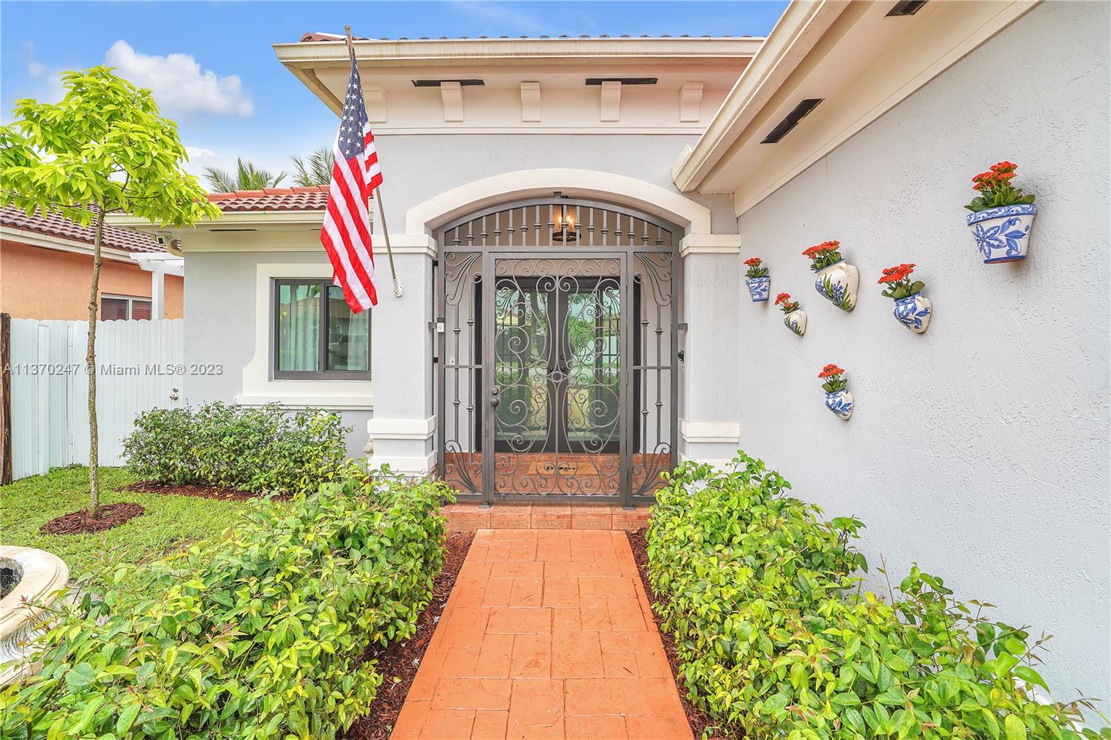 JEANNIE FOREST - Residential