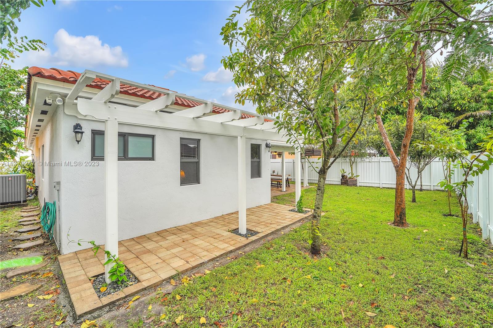 JEANNIE FOREST - Residential