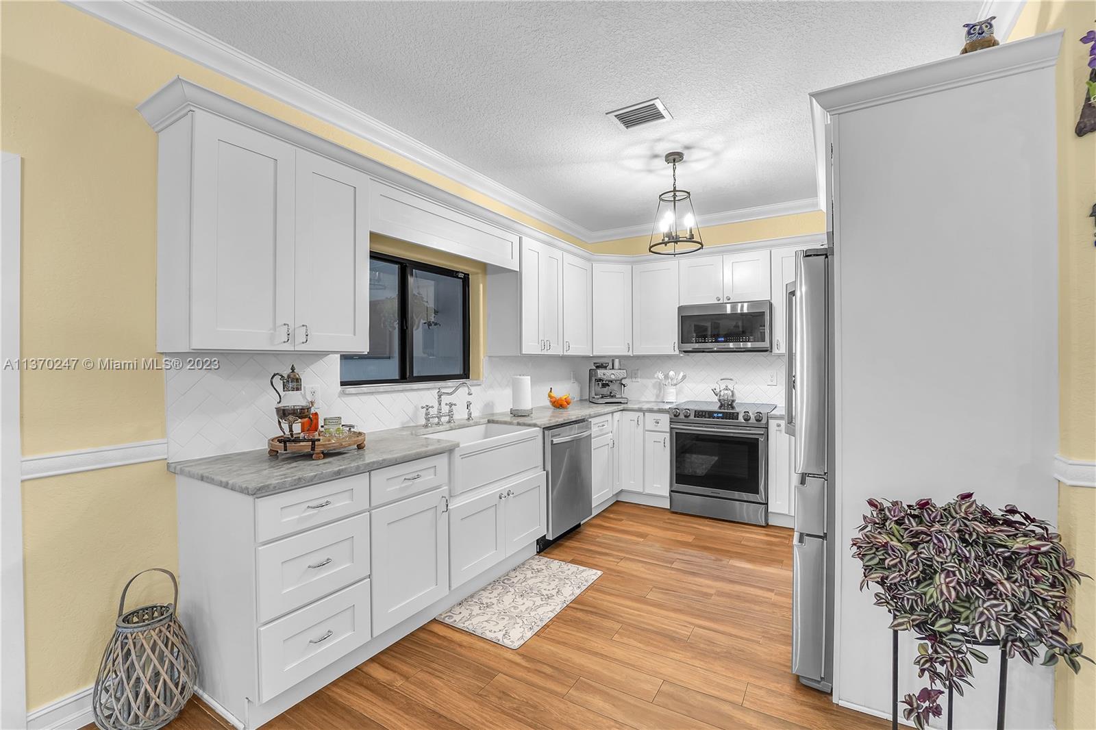 JEANNIE FOREST - Residential