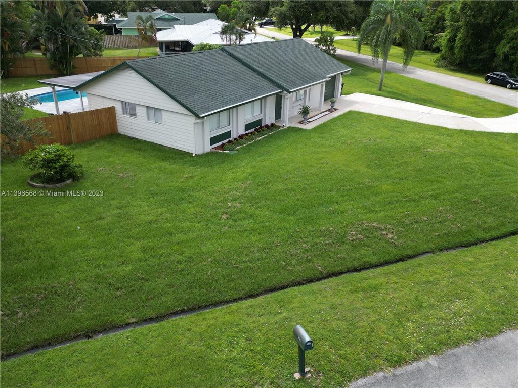 Photo of 2181 SE Alden St, Port Saint Lucie, FL 34984 (MLS # A11396568)