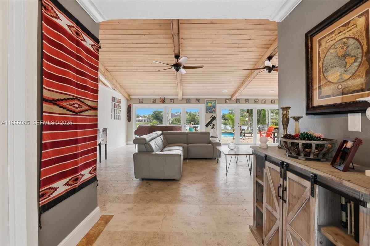 960 Bayberry Point Dr