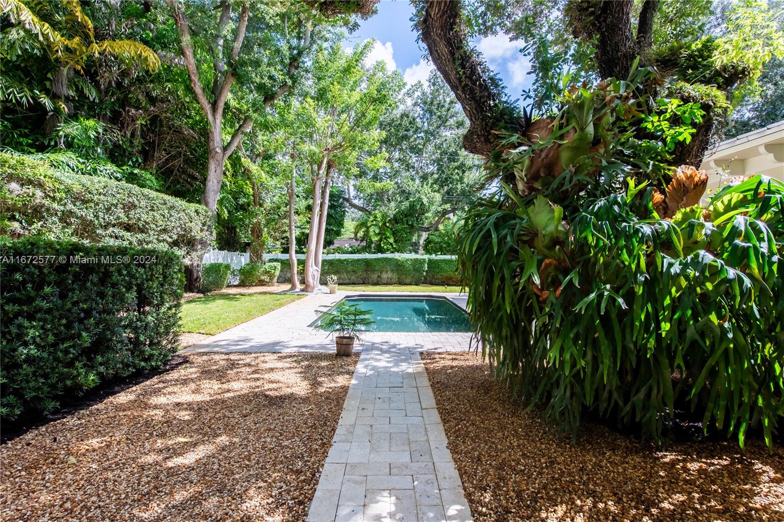 PINECREST VILLAS 2 ADDN - Residential