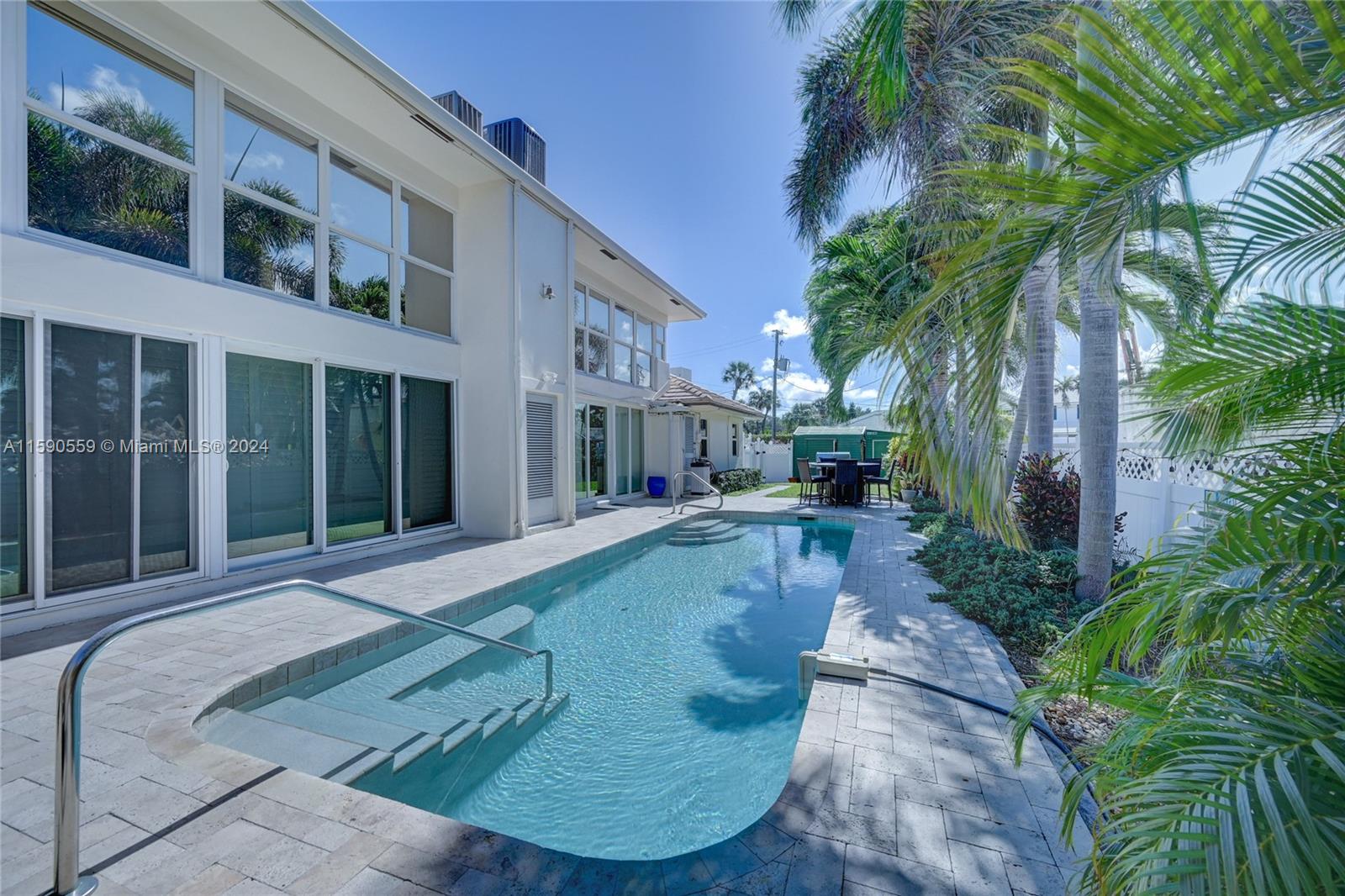 WHITE COLUMNS CONDO - Residential Lease