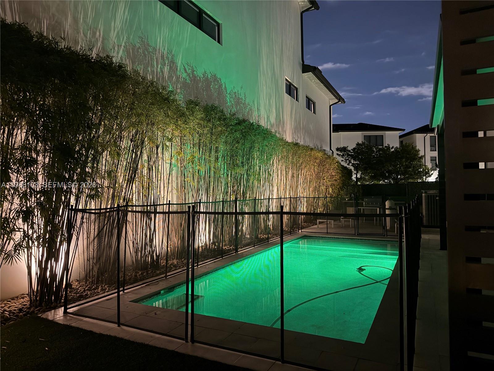 CANARIAS AT DORAL - Residential Lease