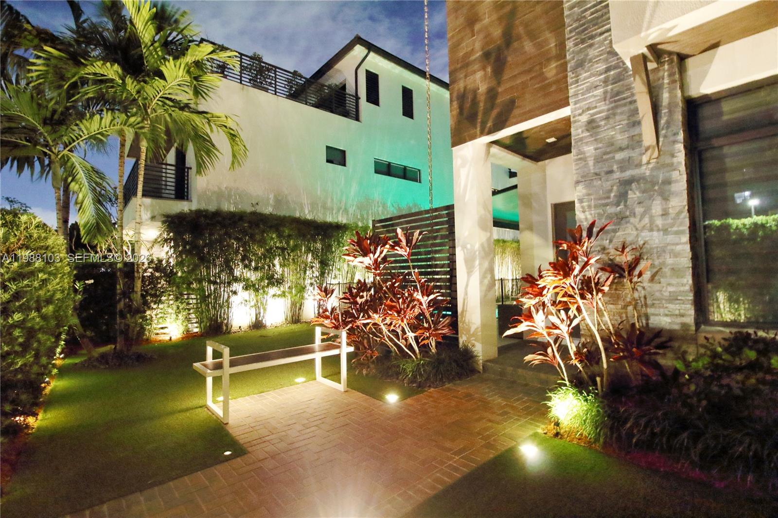 CANARIAS AT DORAL - Residential Lease