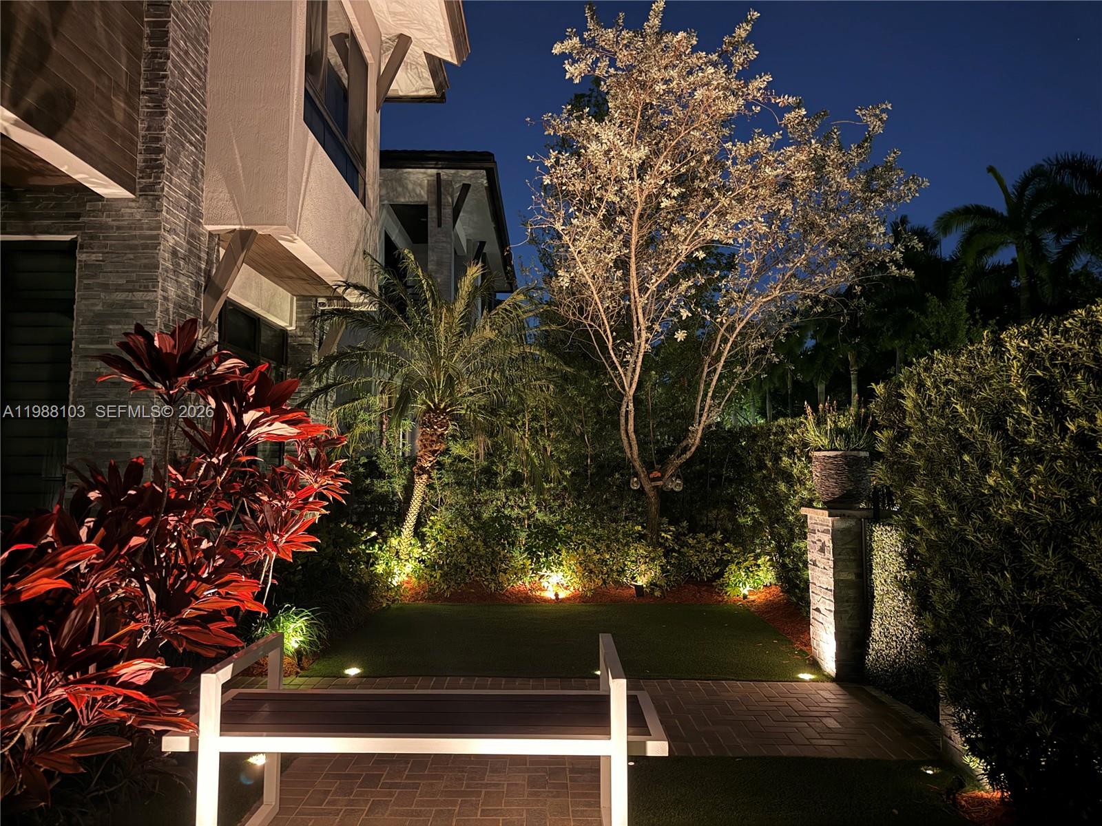 CANARIAS AT DORAL - Residential Lease