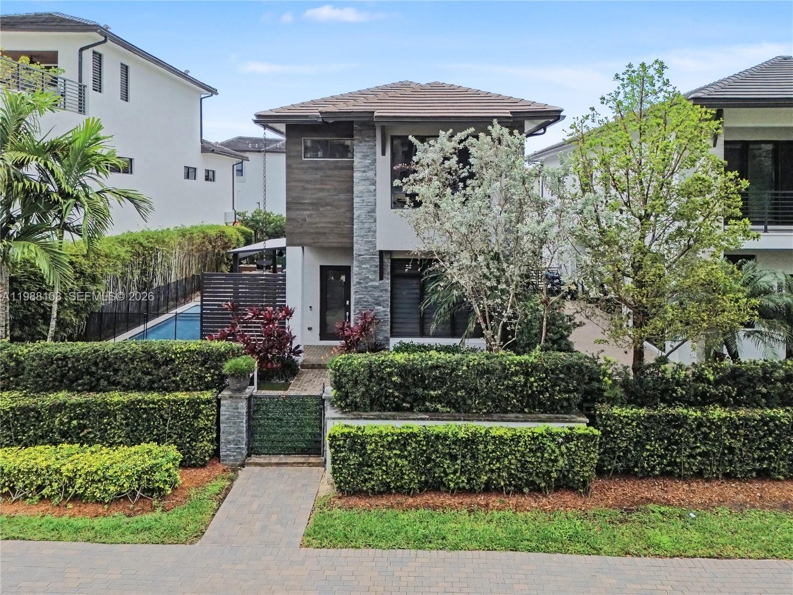 CANARIAS AT DORAL - Residential Lease