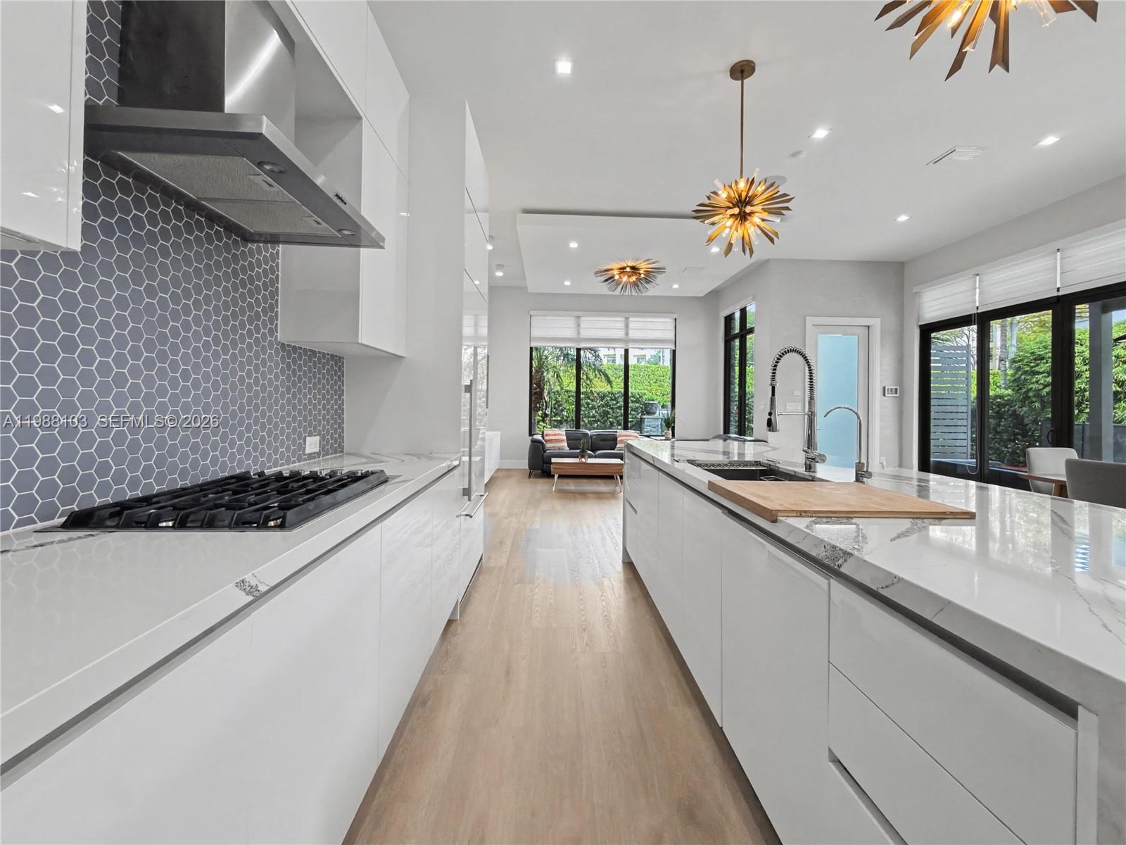 CANARIAS AT DORAL - Residential Lease