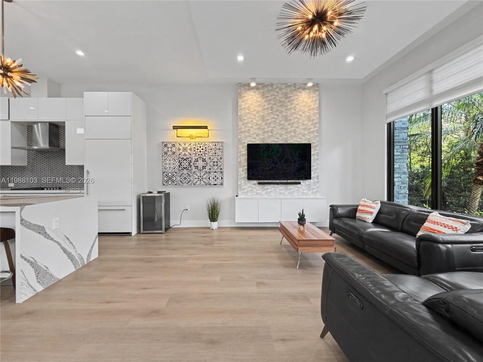 CANARIAS AT DORAL - Residential Lease