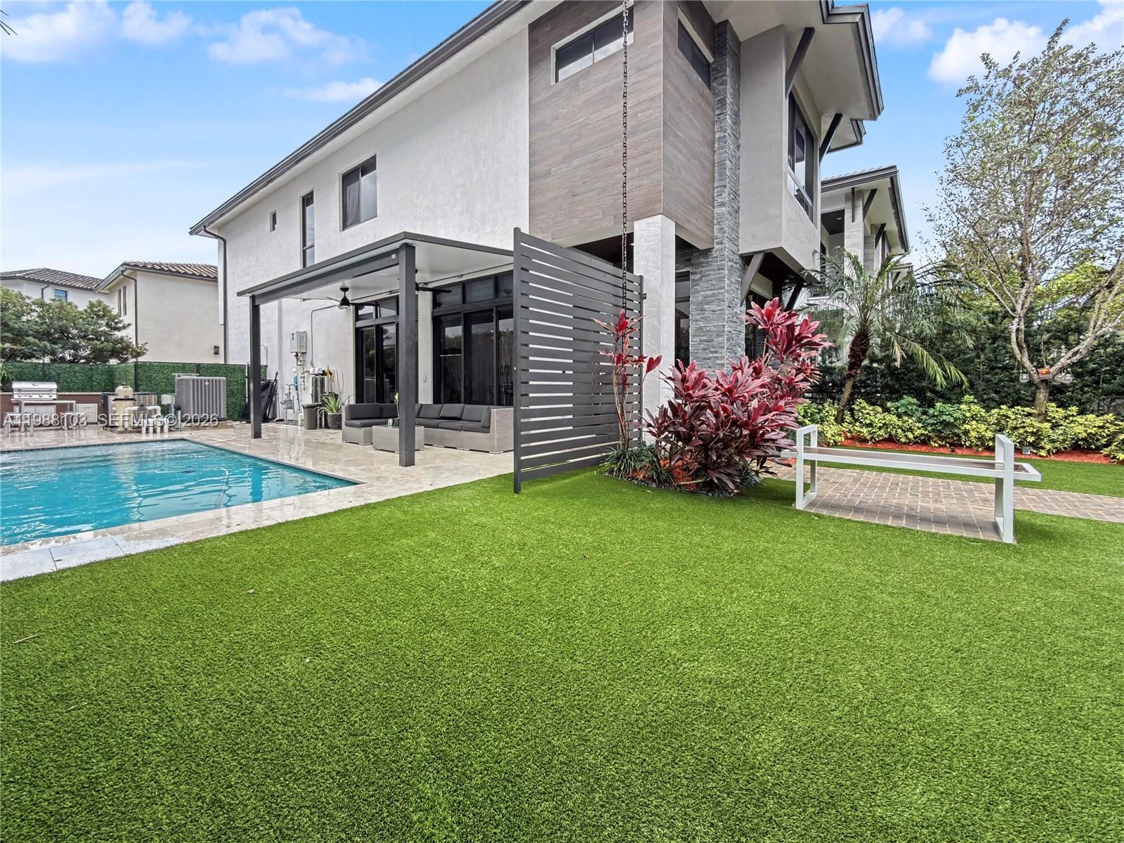 CANARIAS AT DORAL - Residential Lease