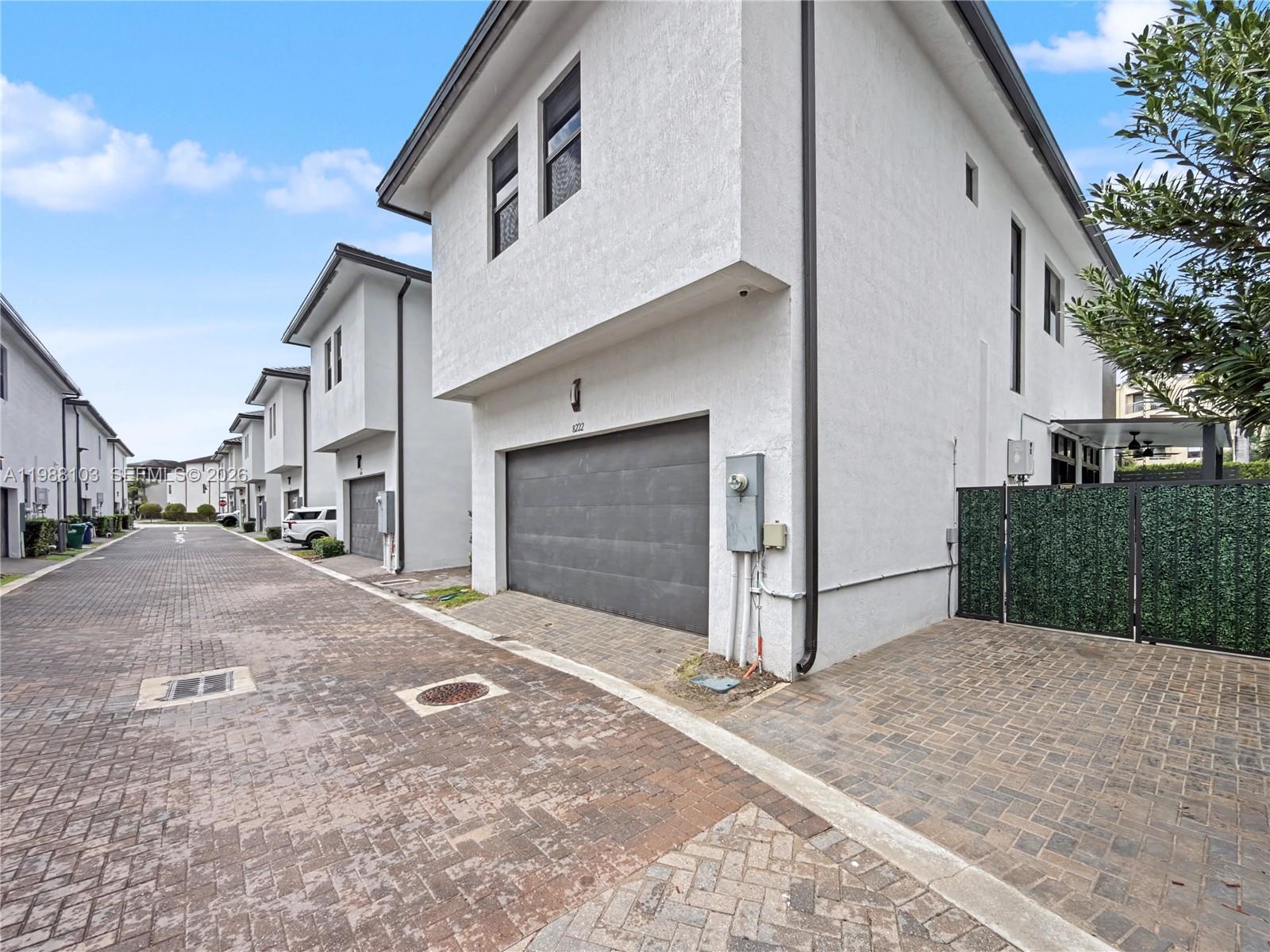 CANARIAS AT DORAL - Residential Lease