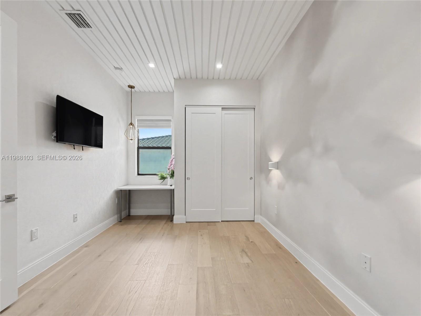 CANARIAS AT DORAL - Residential Lease