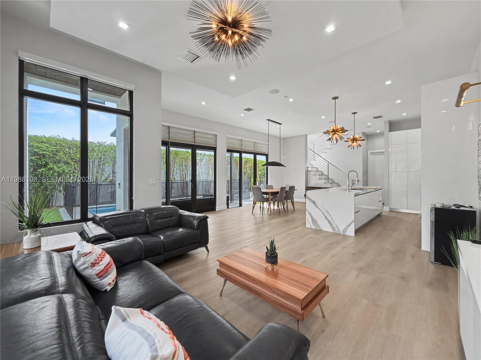 CANARIAS AT DORAL - Residential Lease