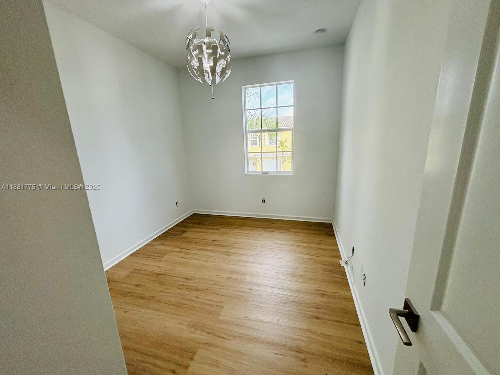CRICKET CLUB - Residential Lease