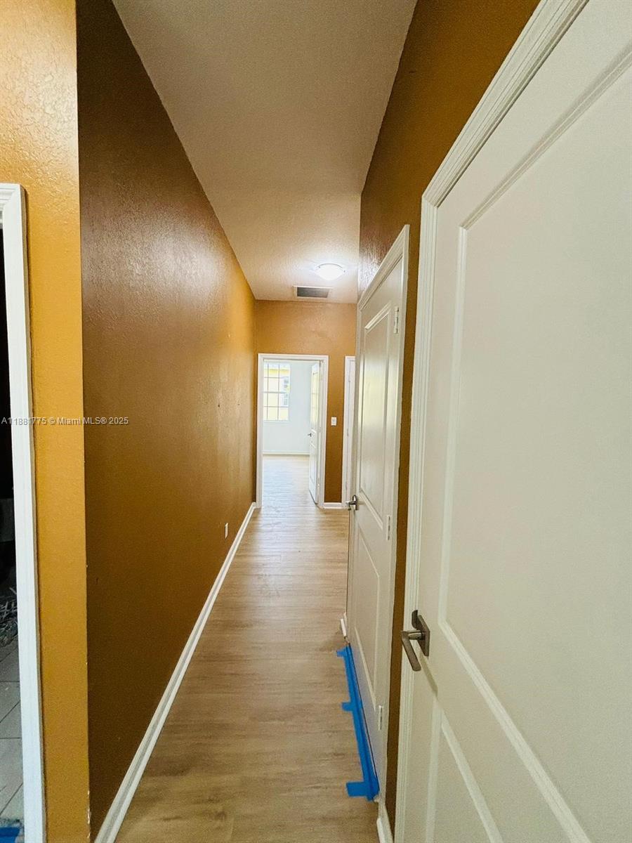 CRICKET CLUB - Residential Lease