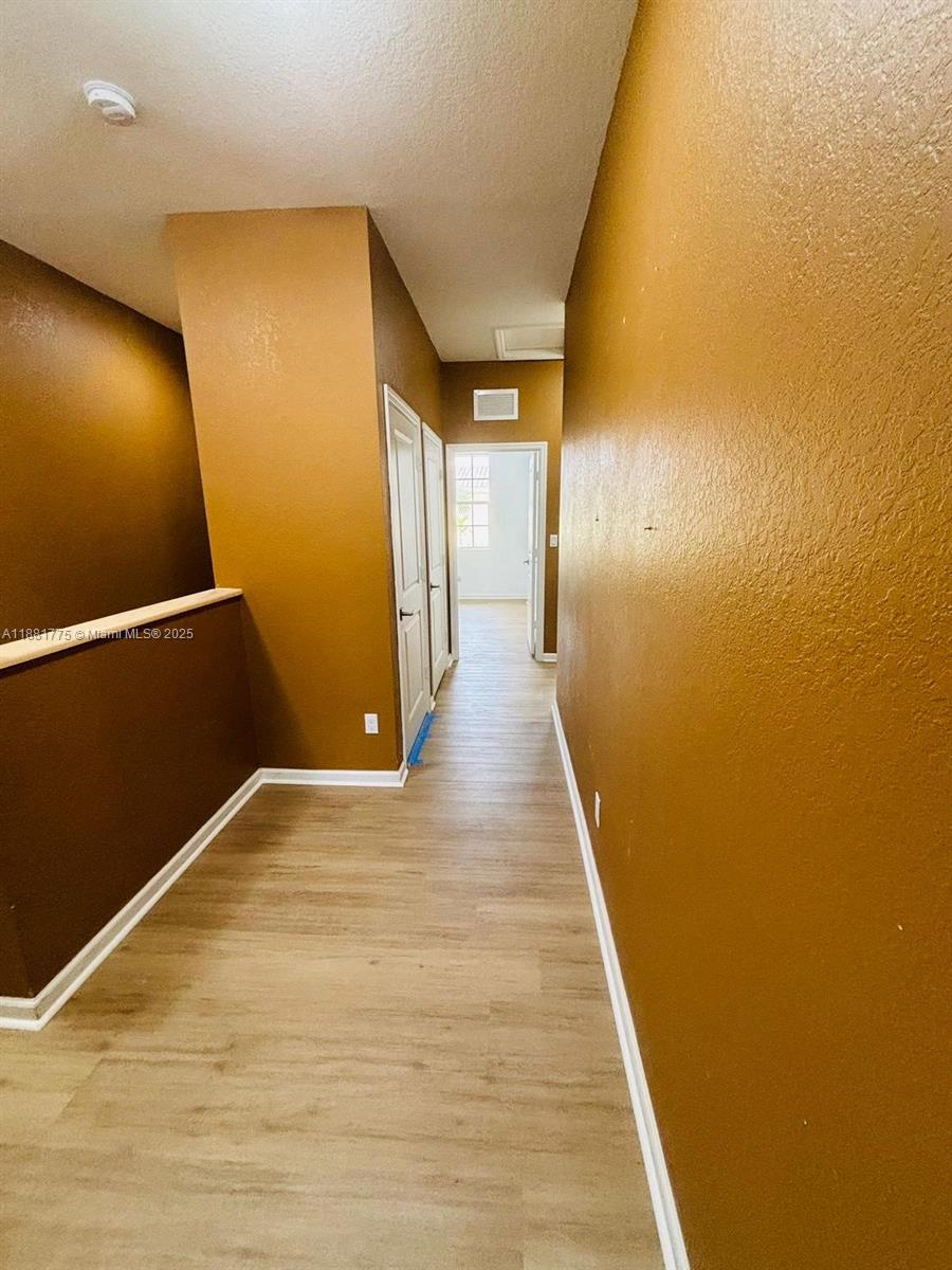 CRICKET CLUB - Residential Lease
