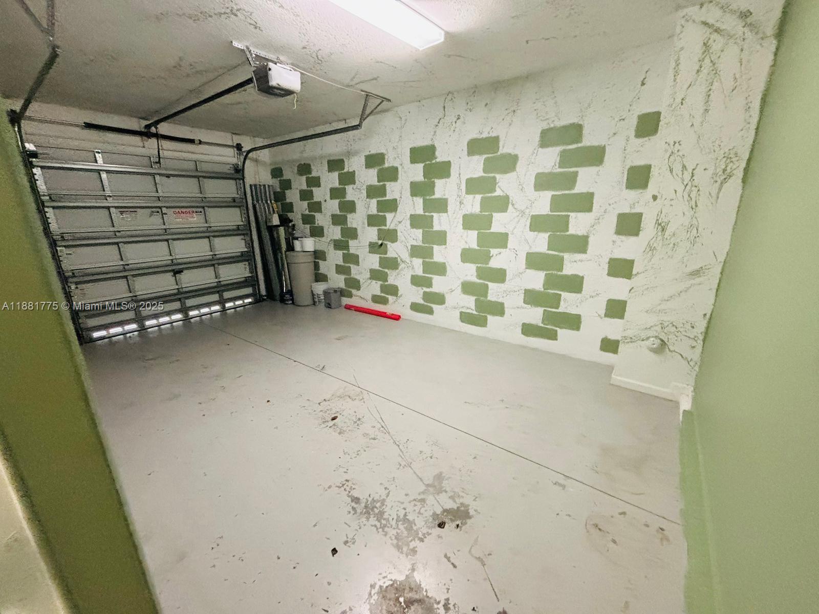 CRICKET CLUB - Residential Lease