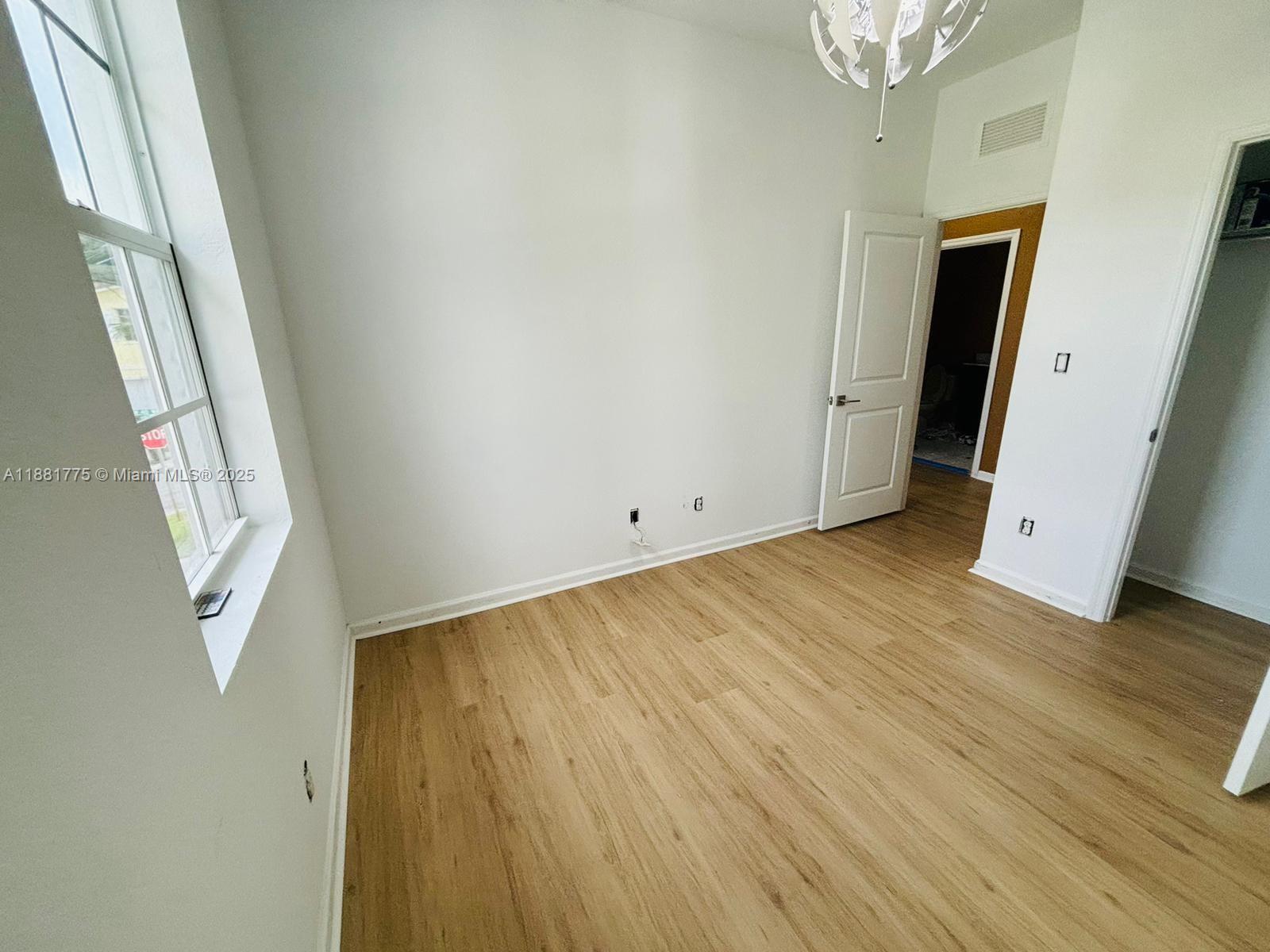 CRICKET CLUB - Residential Lease