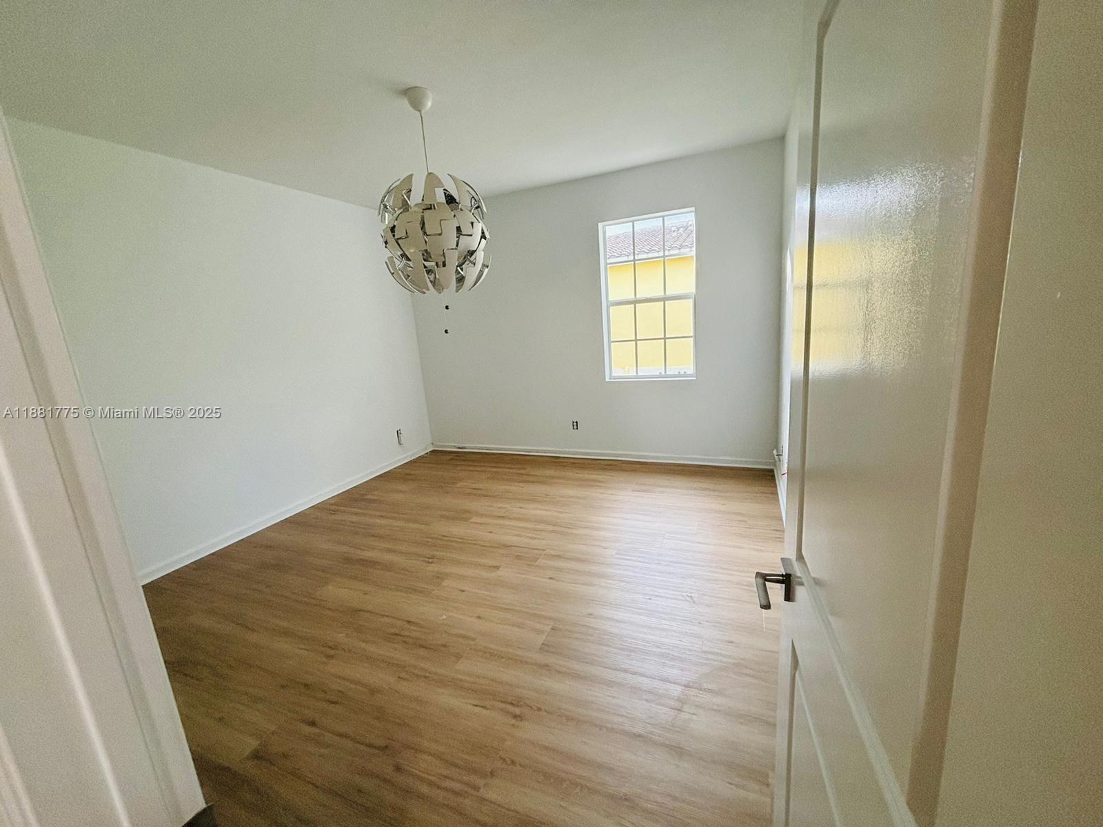 CRICKET CLUB - Residential Lease