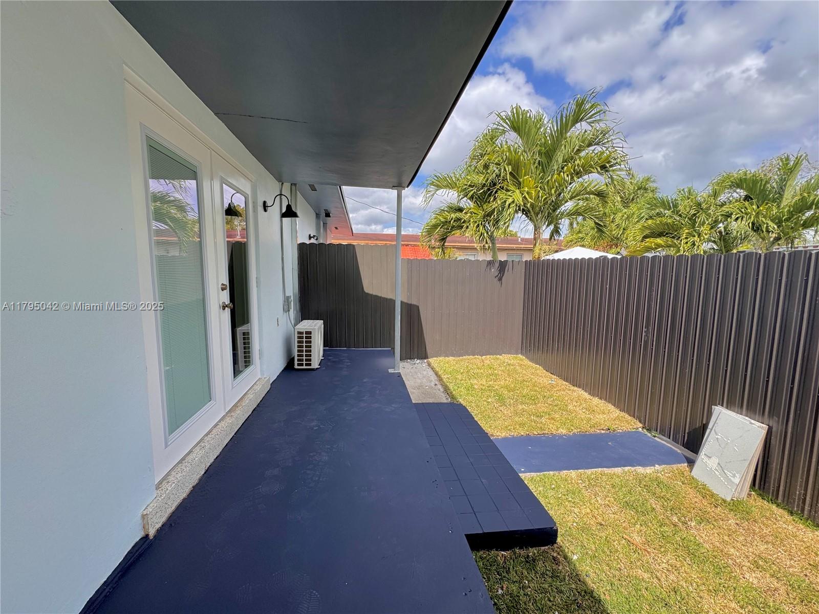 7135 SW 22nd St Back