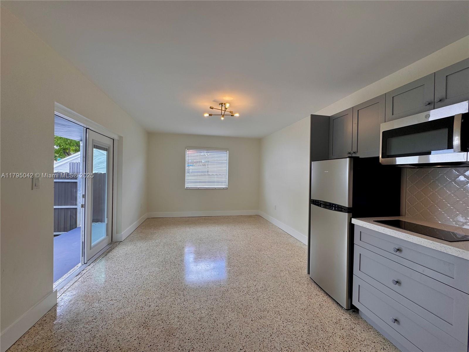 7135 SW 22nd St Back