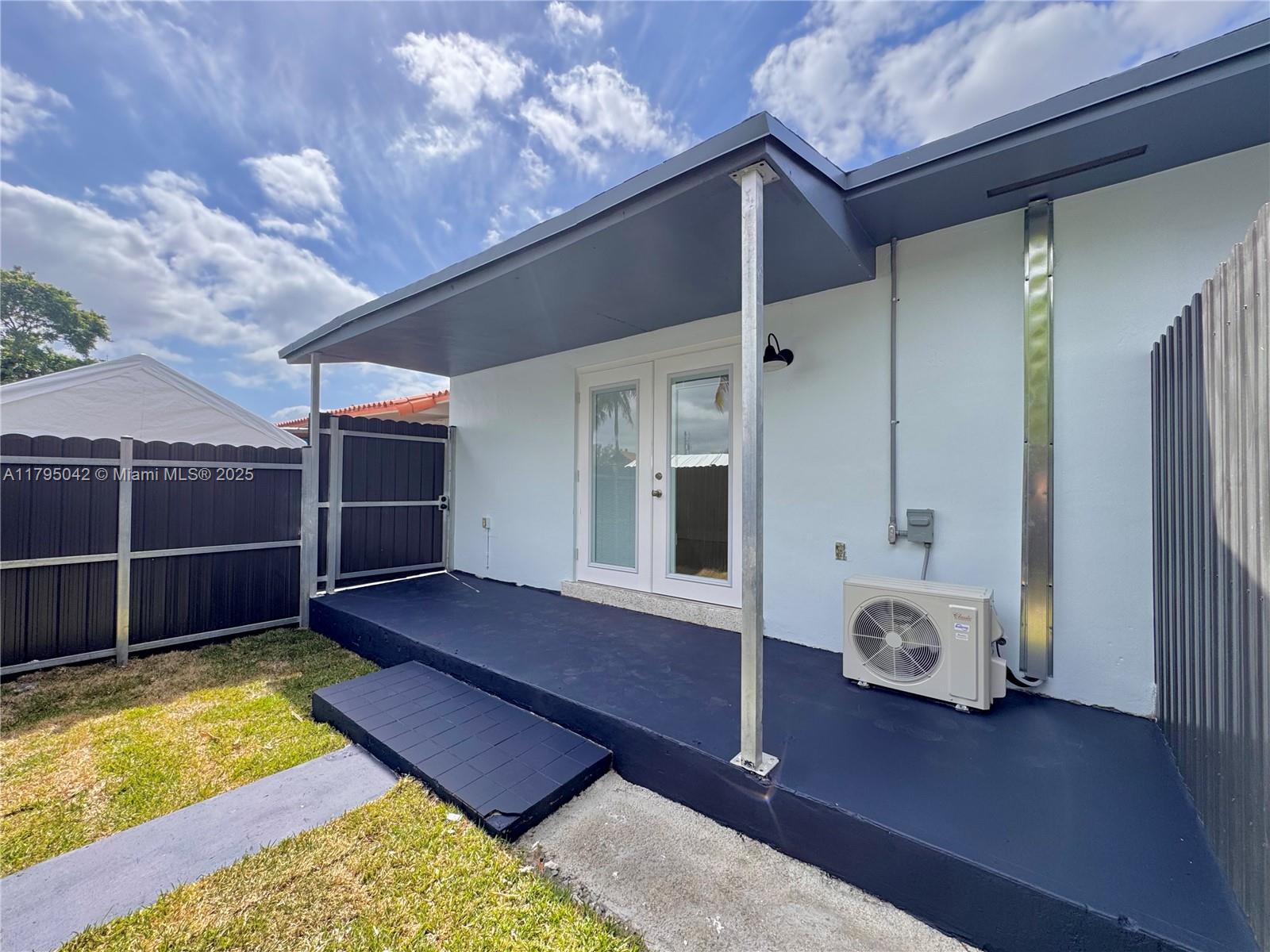 Rental Property at 7135 Sw 22nd St Back, Miami, Broward County, Florida - Bathrooms: 1  - $1,850 MO.