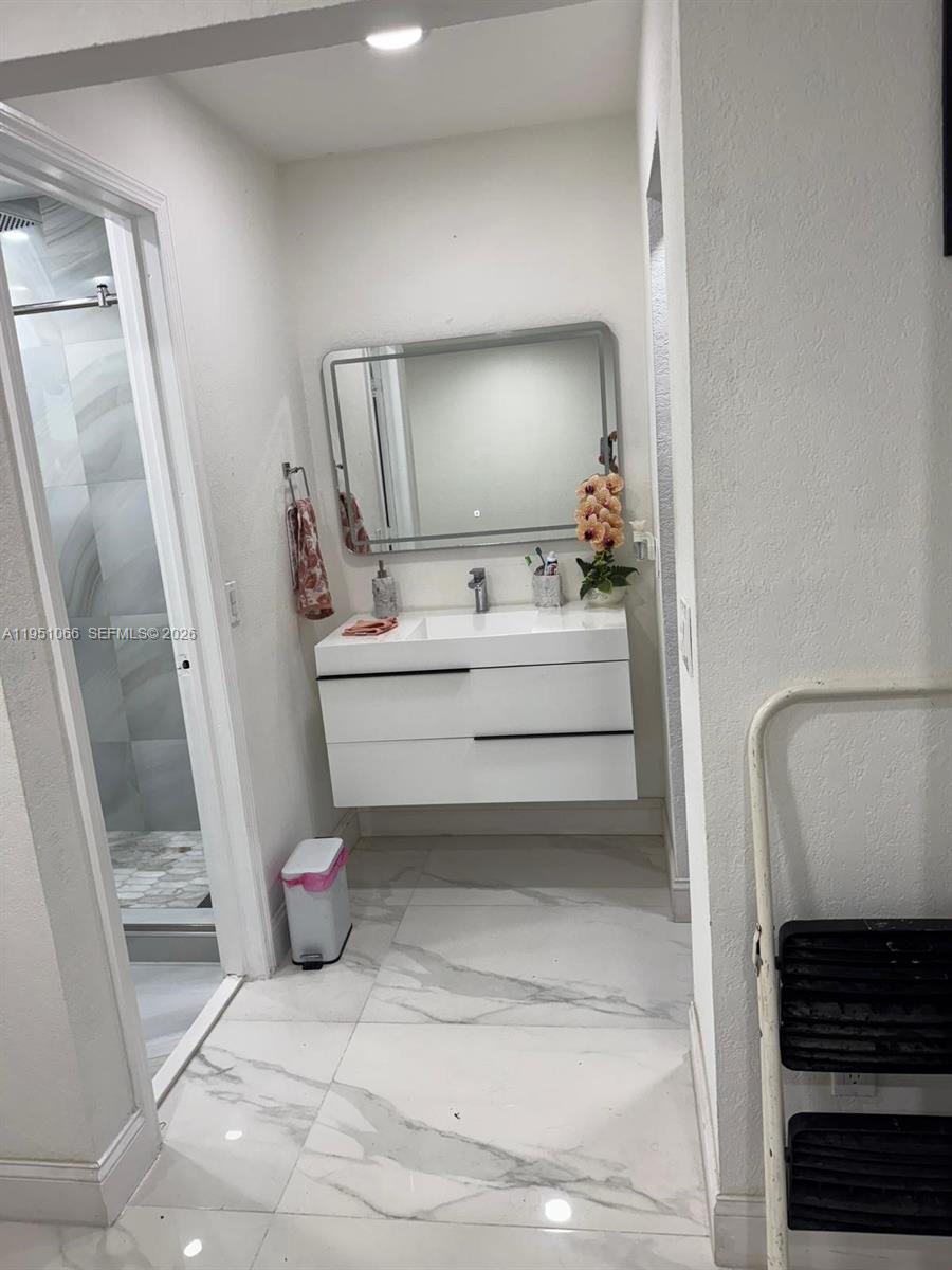 MEADOW WOOD MANOR SEC 8 - Residential