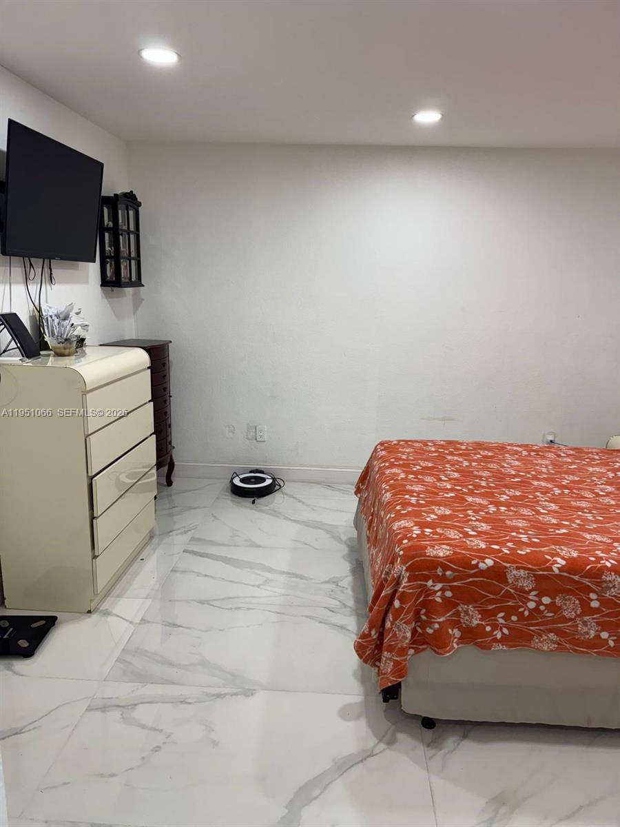 MEADOW WOOD MANOR SEC 8 - Residential