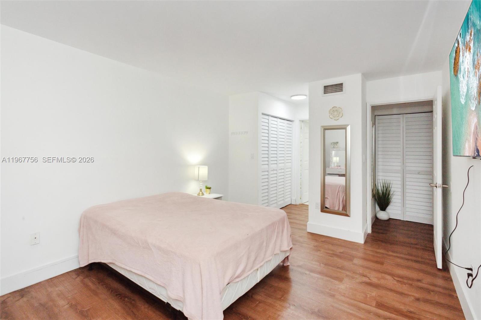 MEDITERRANEAN VILLAS COND - Residential