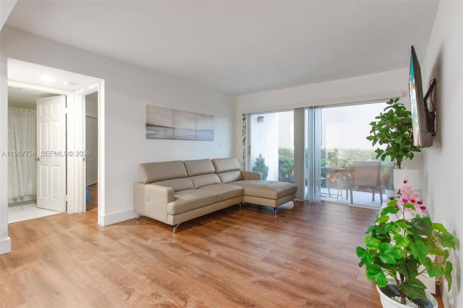 MEDITERRANEAN VILLAS COND - Residential