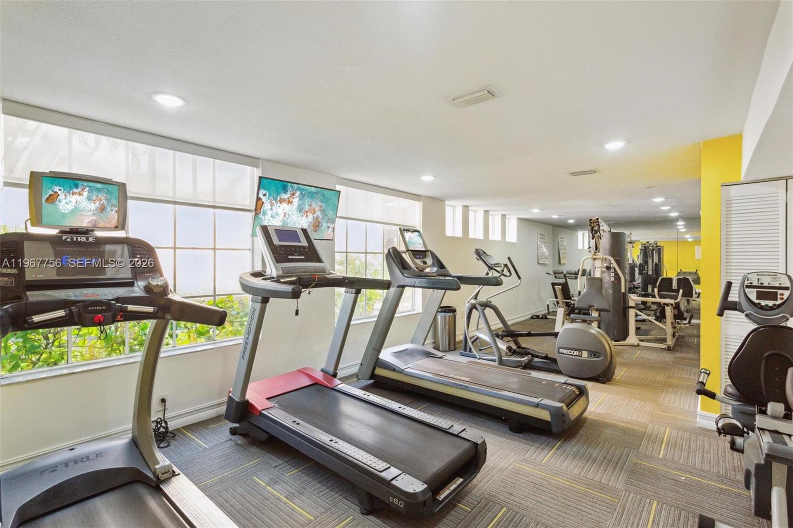 MEDITERRANEAN VILLAS COND - Residential