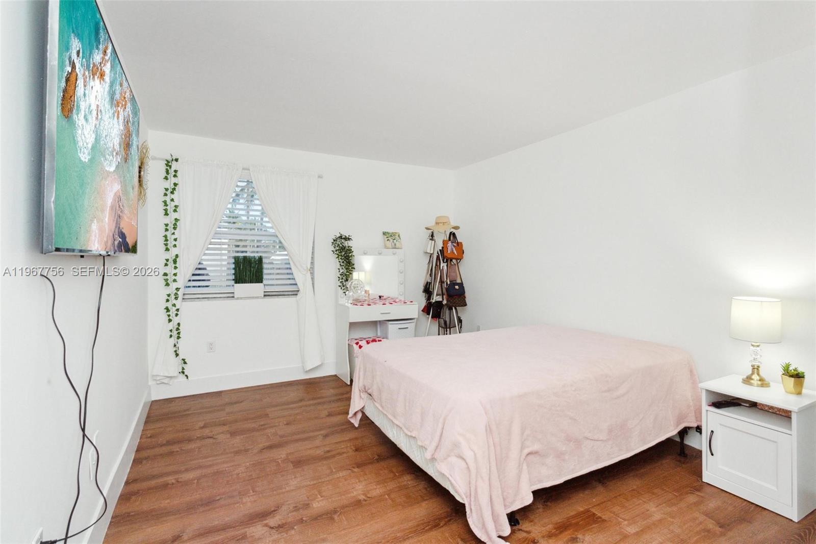 MEDITERRANEAN VILLAS COND - Residential