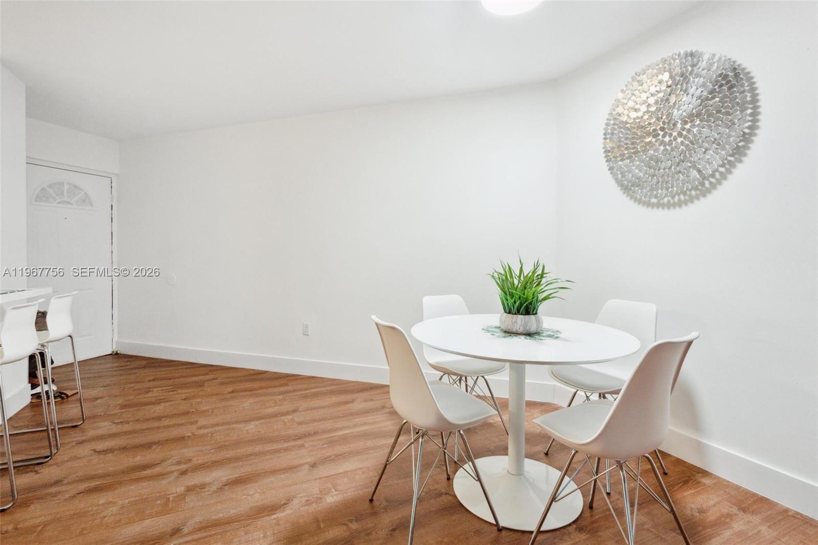 MEDITERRANEAN VILLAS COND - Residential