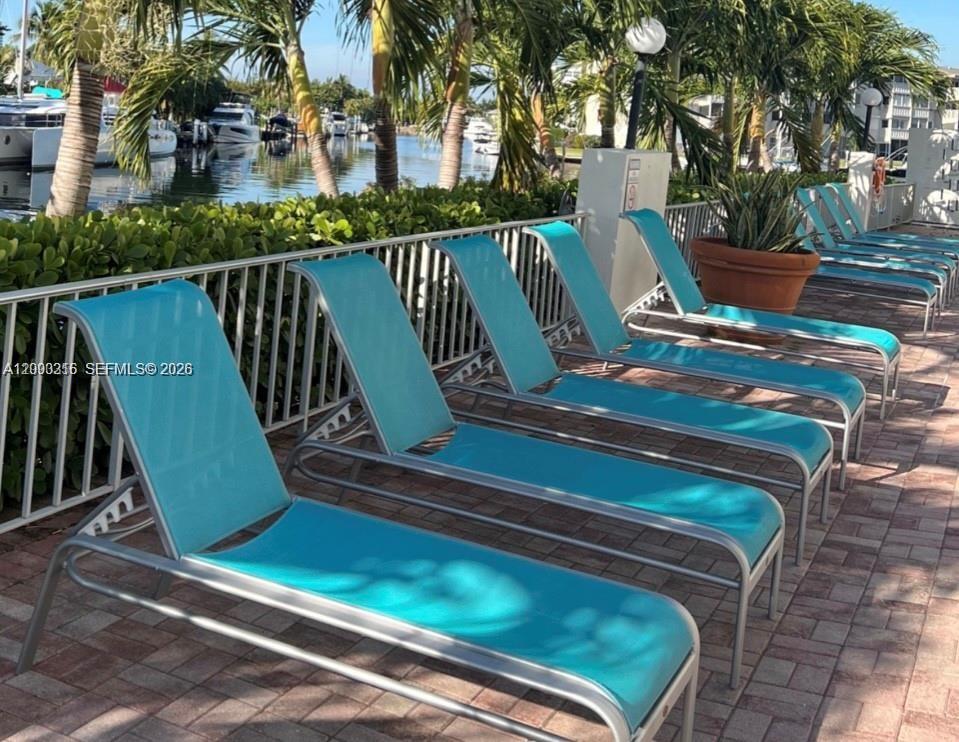 401 Golden Isles Dr 801