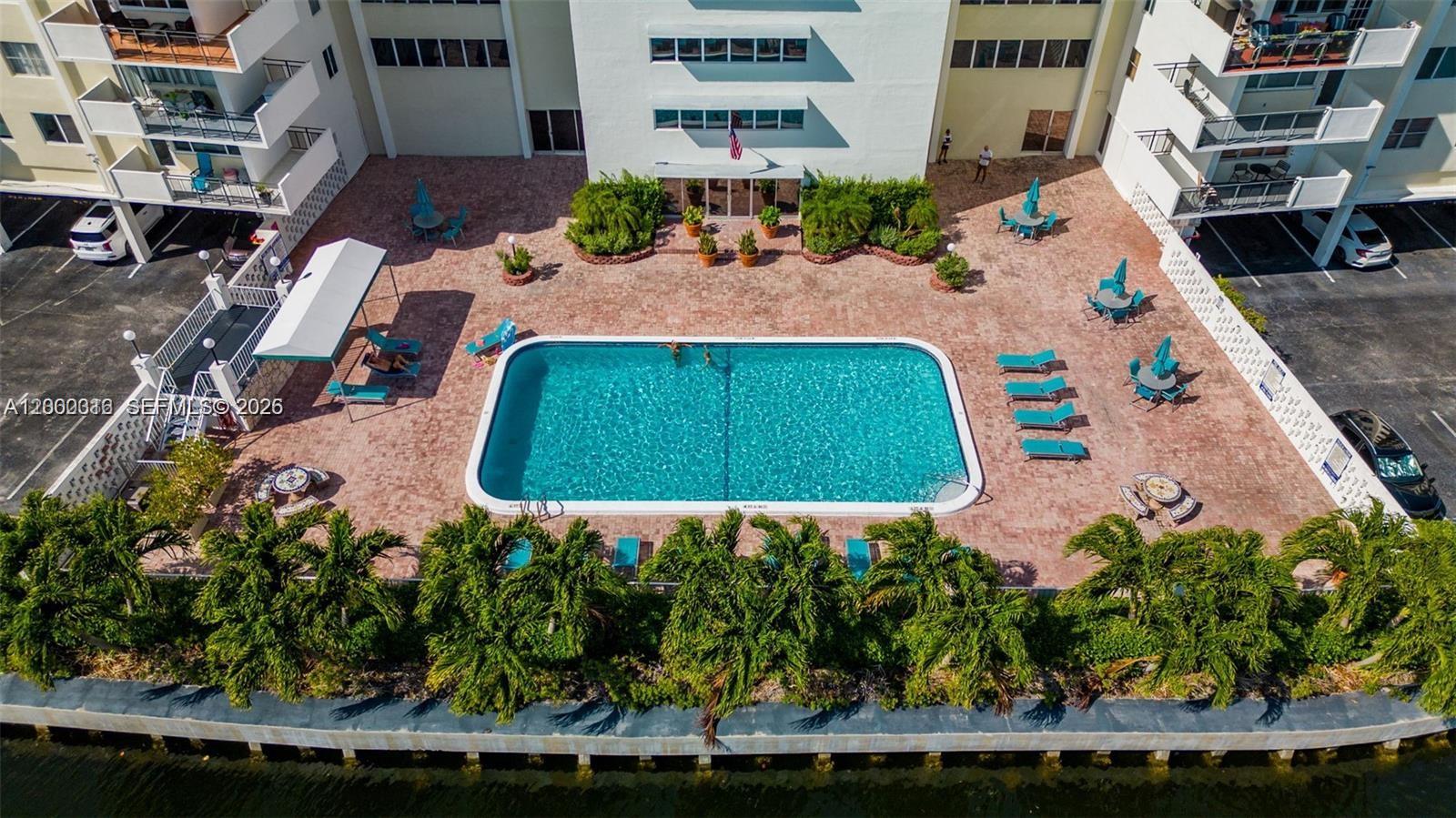 401 Golden Isles Dr 801