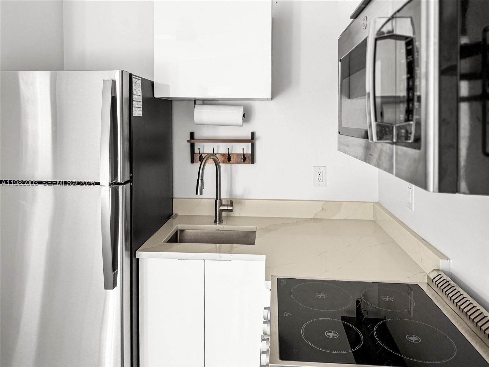 SUNSET MANORS AMEN PLAT - Residential Lease