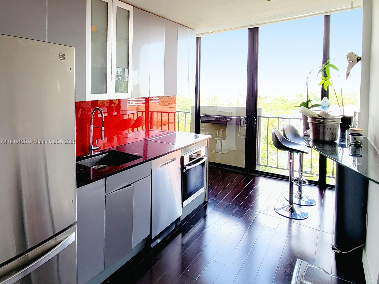 THE PALMS OF KEY BISCAYNE - Residential Lease