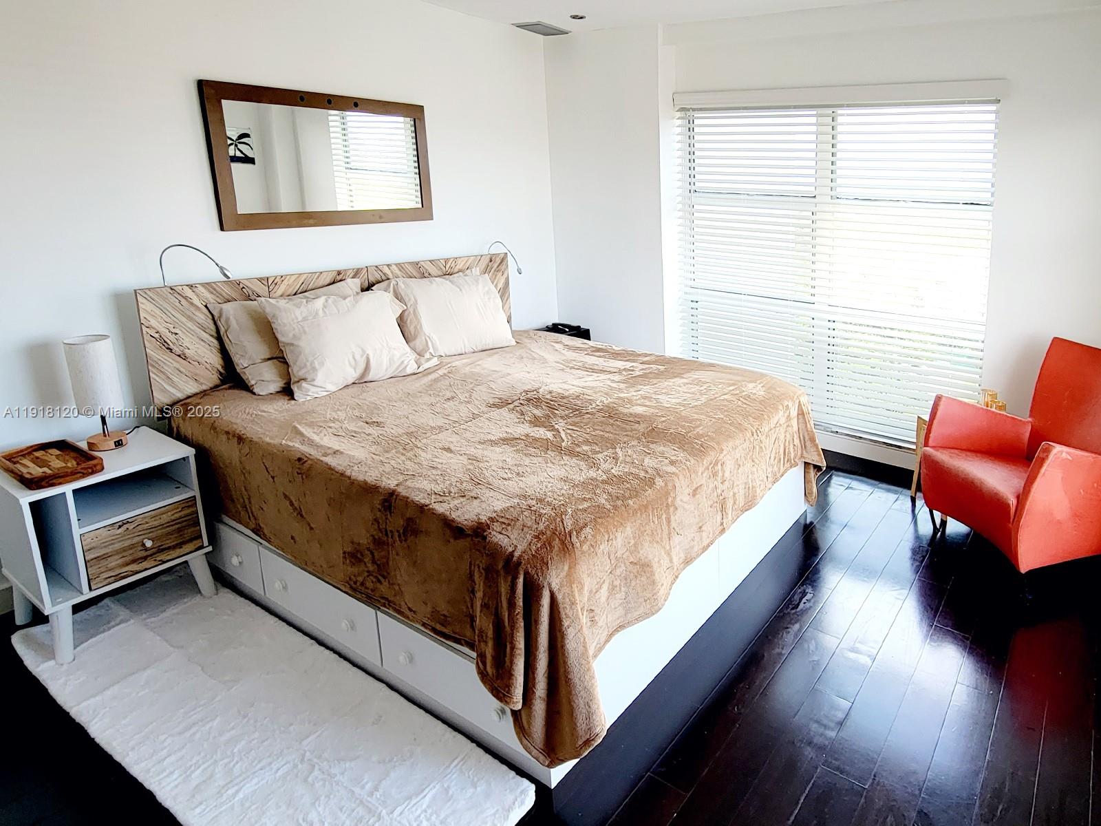 THE PALMS OF KEY BISCAYNE - Residential Lease